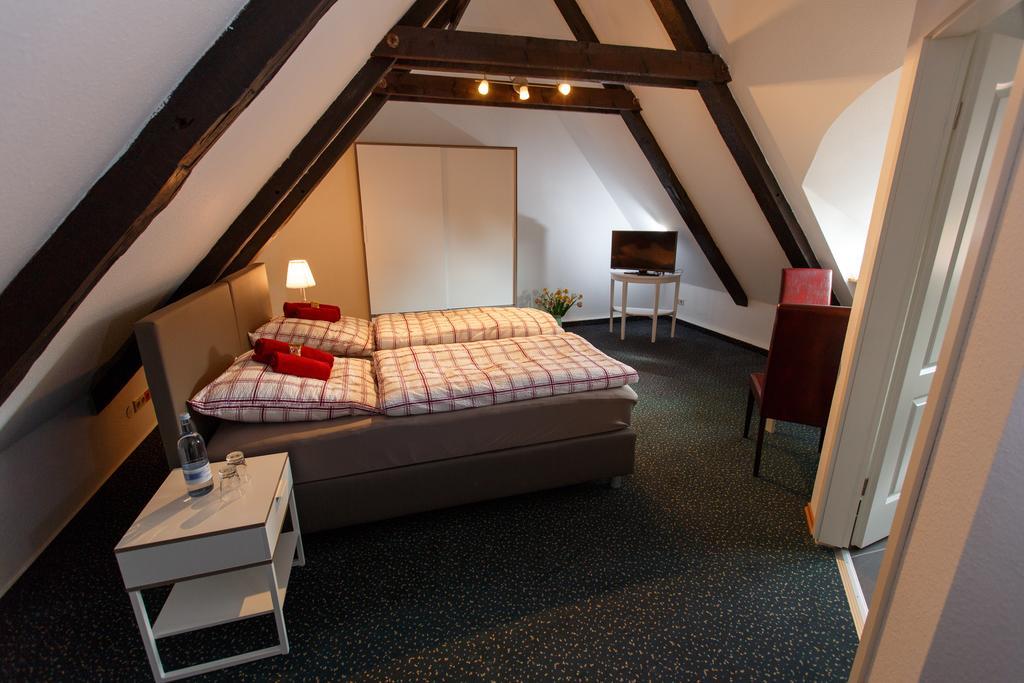 Pension Altes Burghotel Neustadt-Glewe Kamer foto